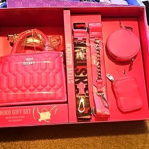 Pink Steve Madden Purse set